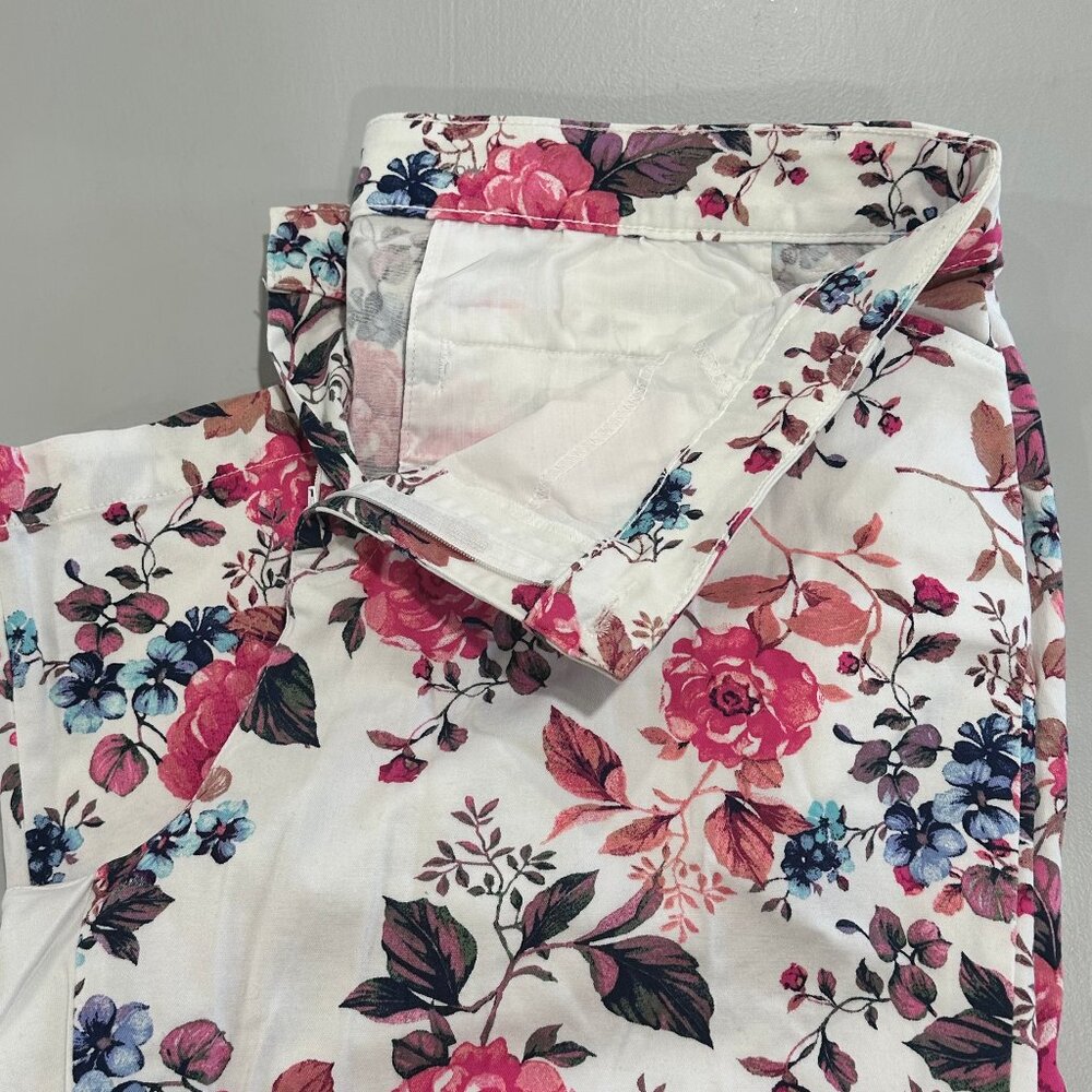 Floral St. Johns 20w Capri Pants